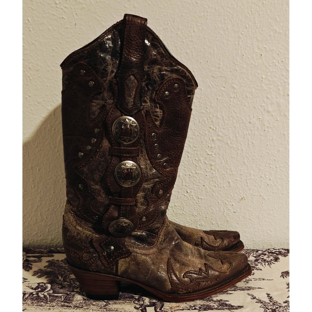 Corral Distressed Brown Leather Western Boots Concho Snip Toe Size 7 Women's
